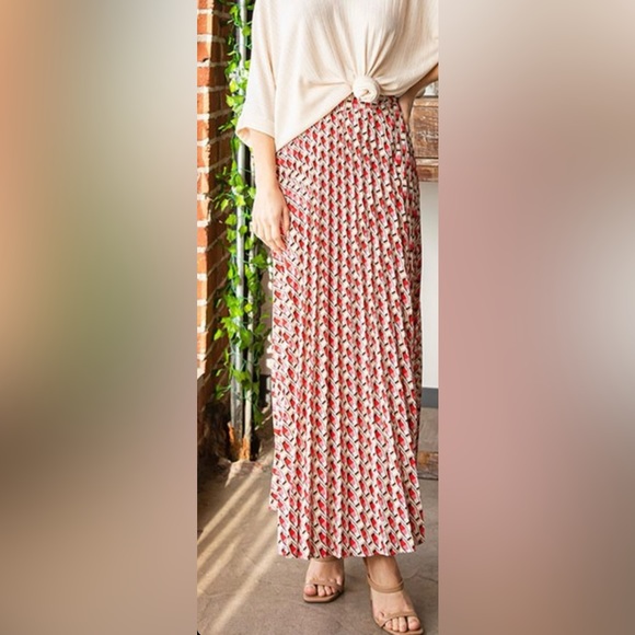 First Love by Lovelyn Pleated Geometric Skirt NWT - Picture 2 of 6